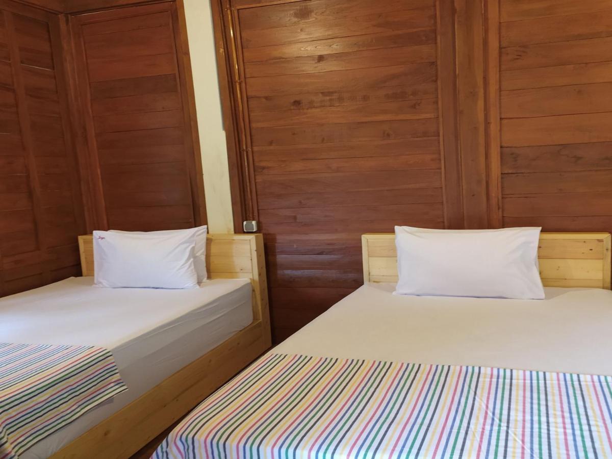 Seger Nusantara Hostel Kalisat Екстериор снимка