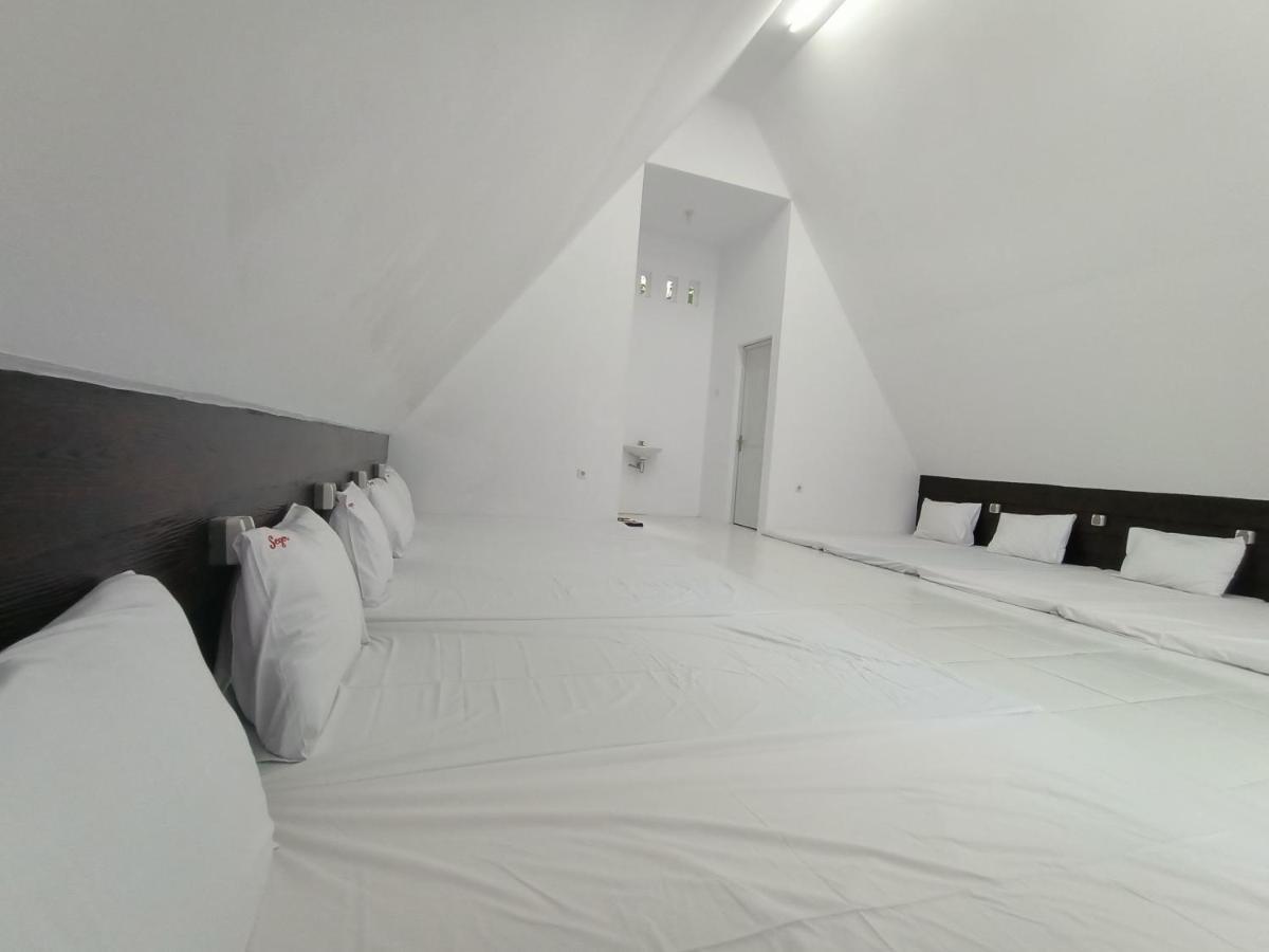 Seger Nusantara Hostel Kalisat Екстериор снимка