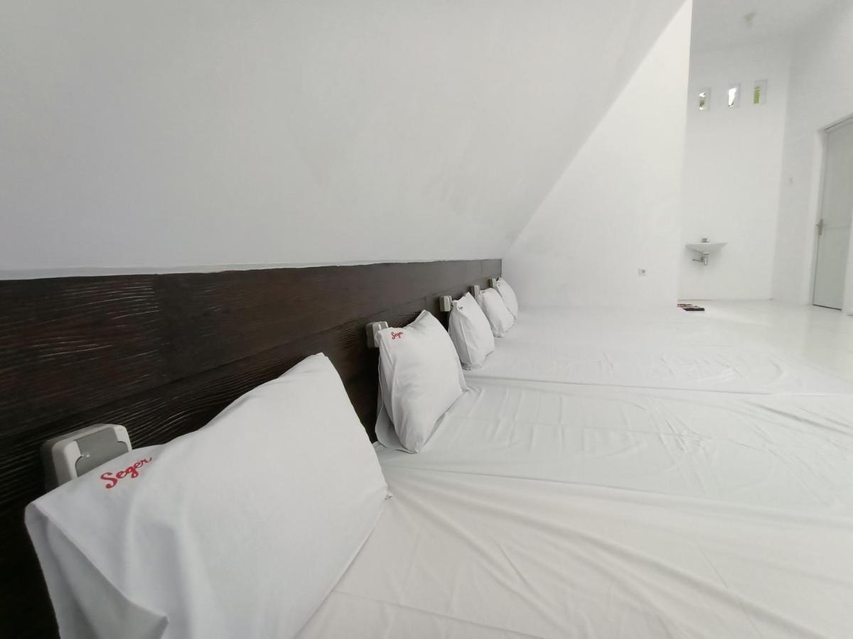 Seger Nusantara Hostel Kalisat Екстериор снимка