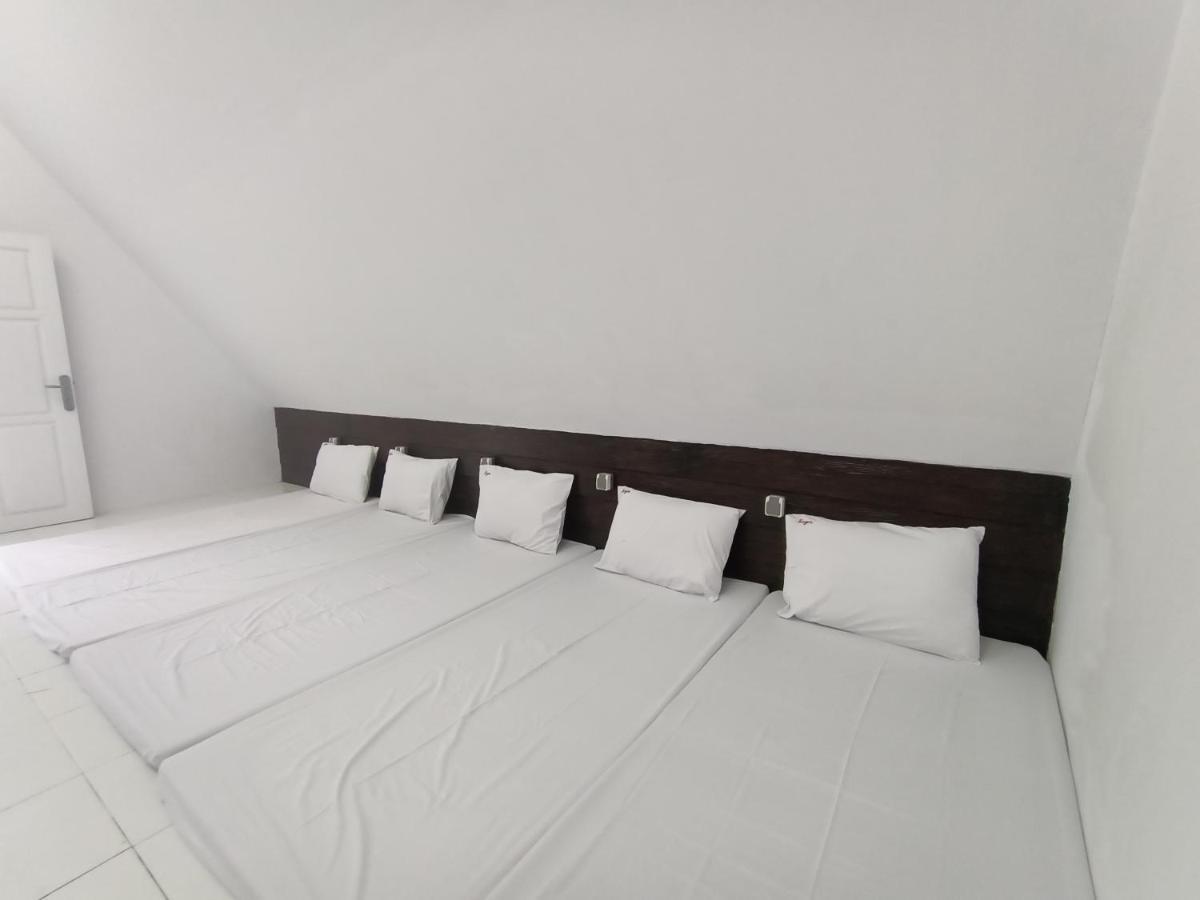 Seger Nusantara Hostel Kalisat Екстериор снимка