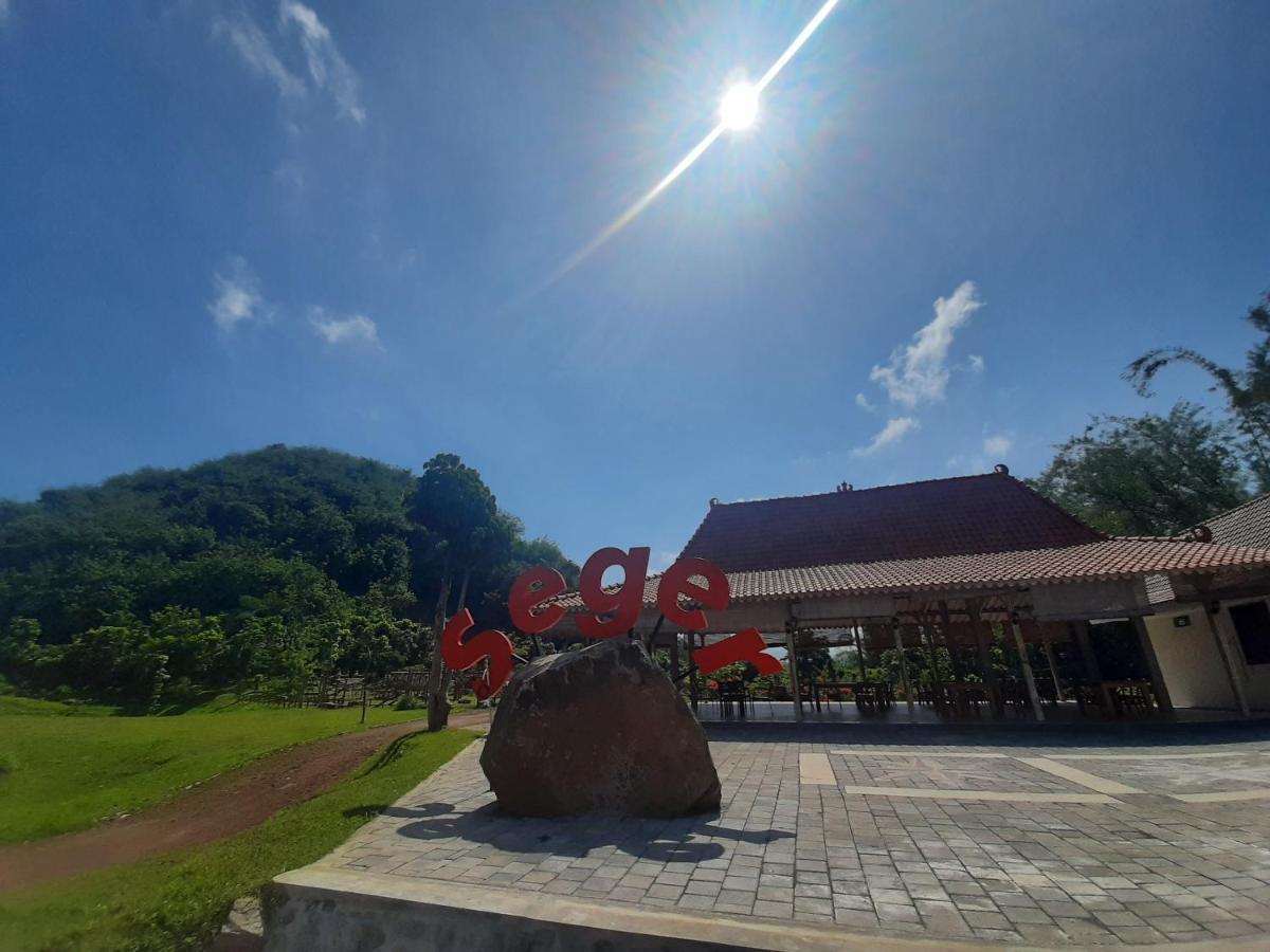Seger Nusantara Hostel Kalisat Екстериор снимка