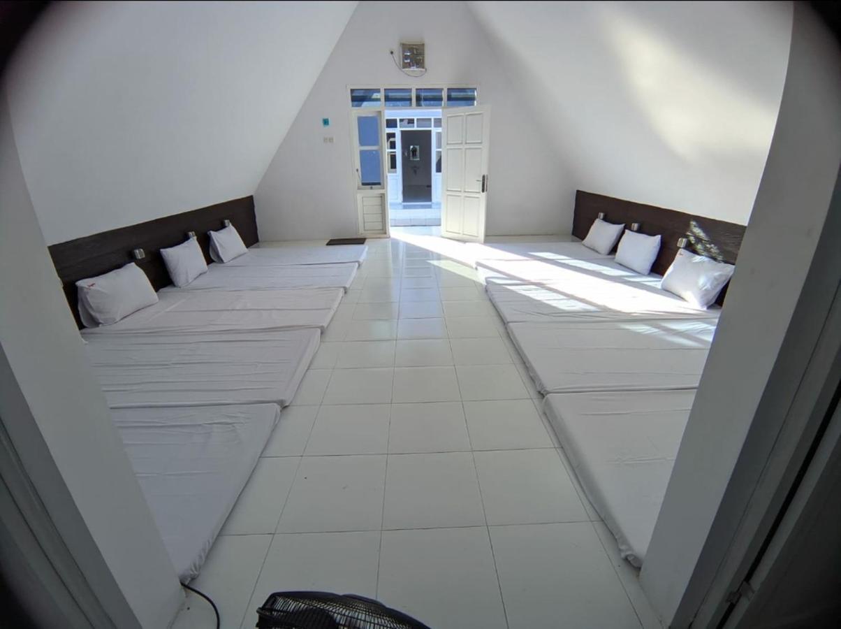 Seger Nusantara Hostel Kalisat Екстериор снимка